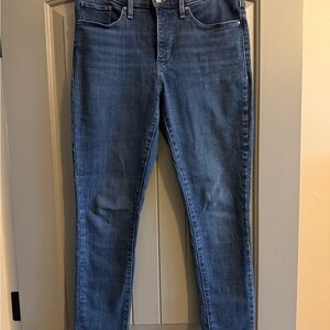 Levi's Women's Skinny Jeans in Classic Blue